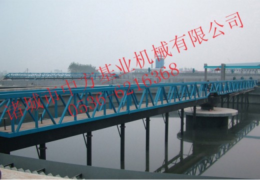 中心傳動刮吸泥機(jī)